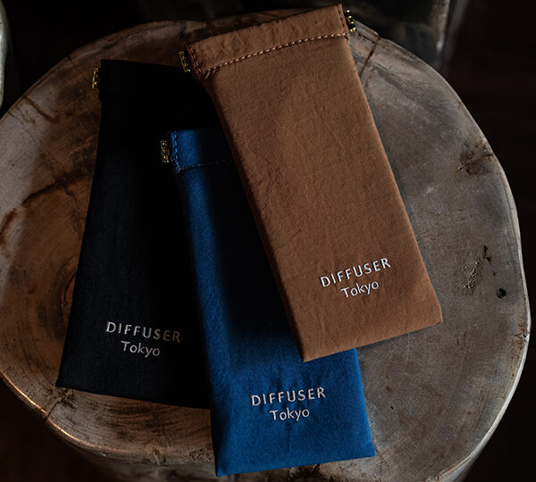 自然の彩りが宿るアイウェアケース──DIFFUSER「NYLON TASLAN SOFT EYEWEAR CASE」