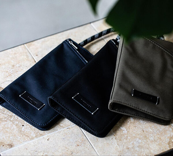 眼鏡を守り、眼鏡と共に動く。DIFFUSERの新作ケース「MILICLOTH 2 POCKET CASE WITH NYLON CORD」